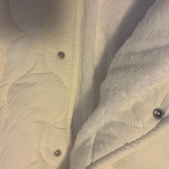 Grip & Co (sold by Simons) oversized white wavy topstitching quilted coat NWT - Picture 5 of 13